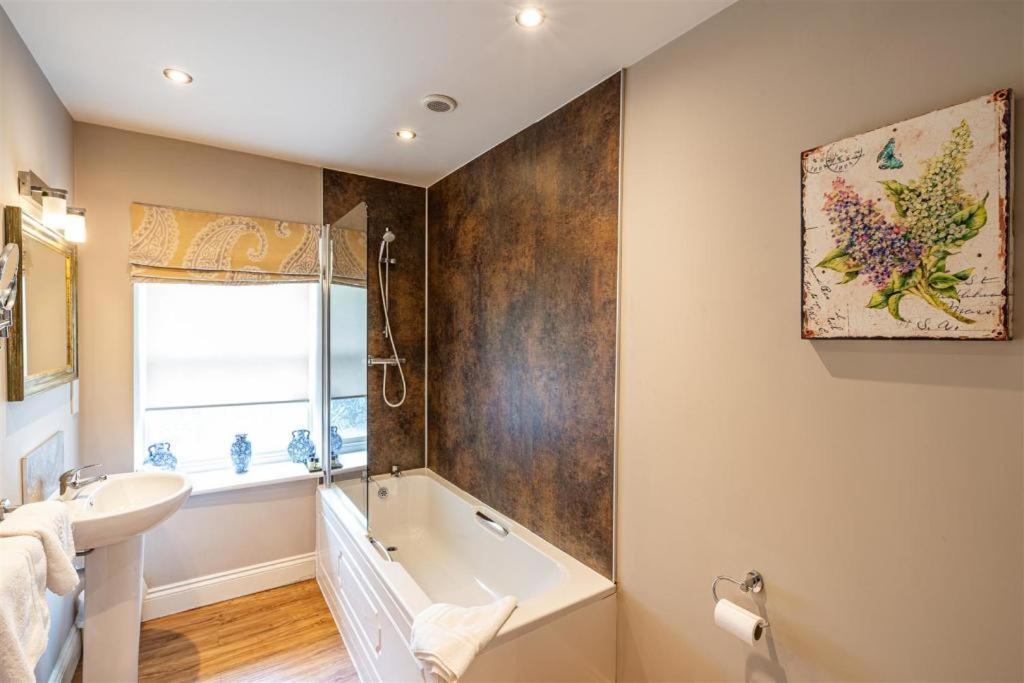 The Brantwood Hotel Penrith Extérieur photo